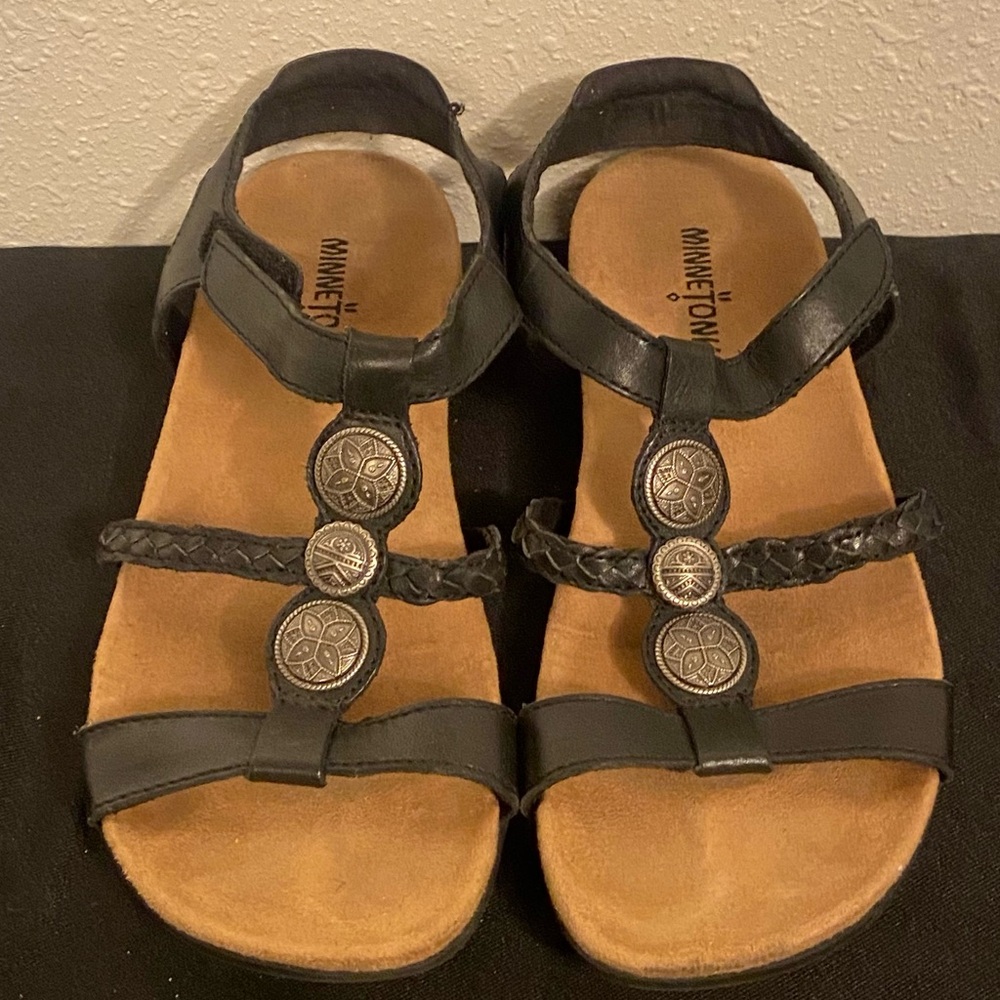 Minnetonka Women's Meryl Sandal 6